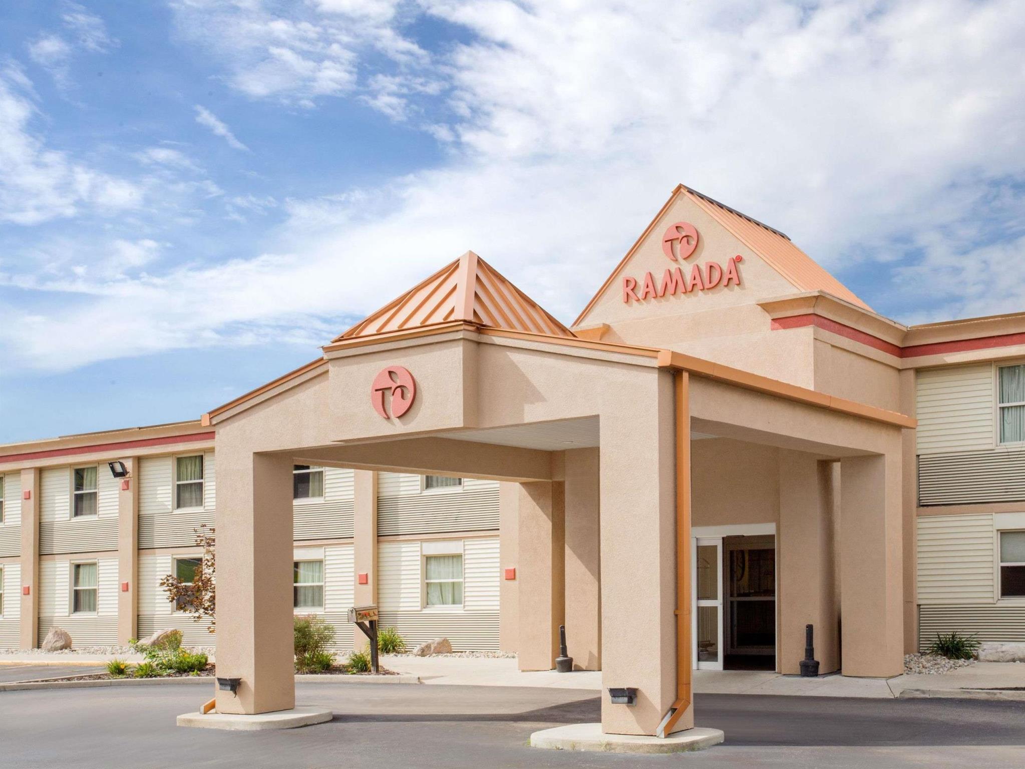 Ramada By Wyndham Angola/Fremont Area Hotel Exterior photo